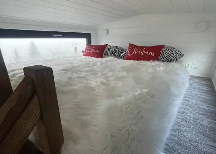 Na Samote U Noemi Komjatna